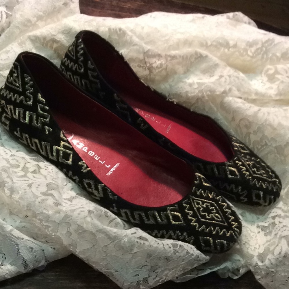 Black & Gold Jeffrey Campbell flats